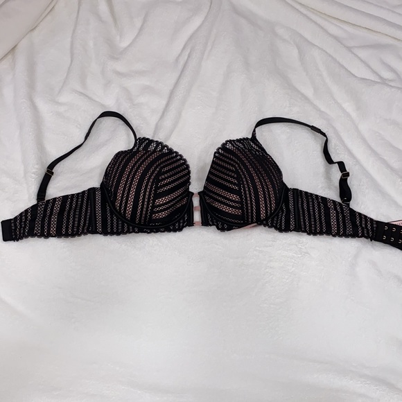 Victoria’s Secret Bra - Picture 2 of 6